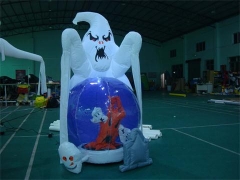 Ghost Halloween Snow Globe
