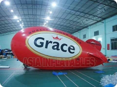 Aufblasbarer Heliumballon mit rotem Luftschiff
