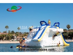 Der aufblasbare Wasserpark