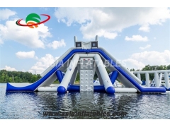 Schwimmende aufblasbare Wasserparkrutsche