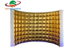 Aufblasbare gebogene Wand